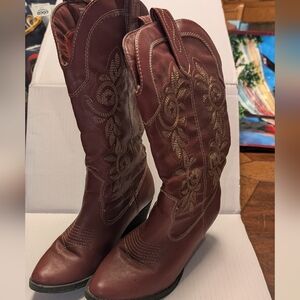 Women's Embroidered Leather Boots - Brown